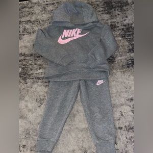 Toddler Nike sweatsuit